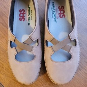 Women's SAS Crisscross Mary Jane Ballet Flats Nude Nubuck Leather Shoes Size 6M